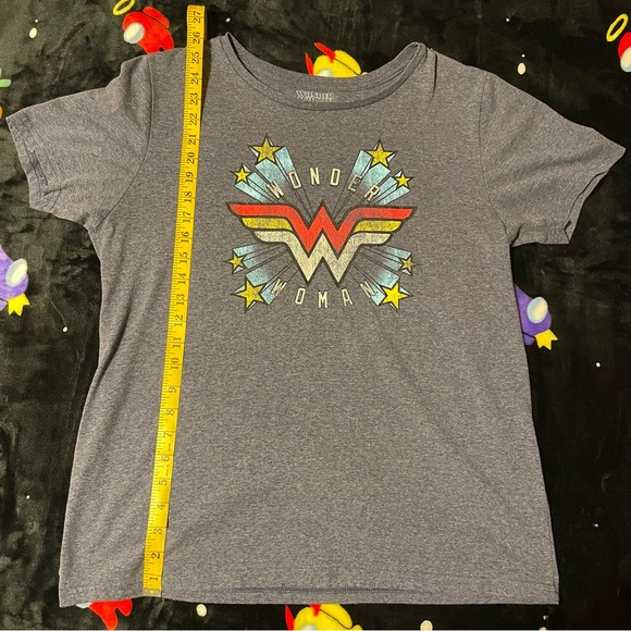 Wonder Woman T-Shirt - Picture 3 of 4